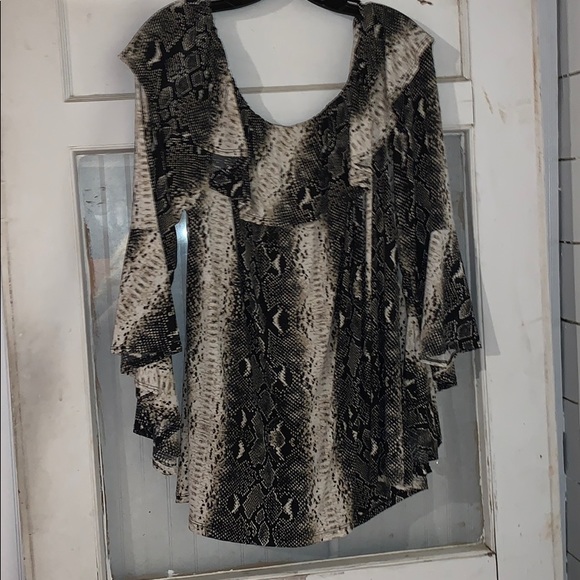 L&B Tops - L&B plus size off shoulder snake print top